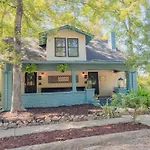 1 Mile From Uab Hospitals Amenities Galore And King Bed