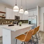 Frontdesk Axel Row Apts Avondale Birmingham