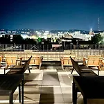Trendy Condo! Close To Everthing Downtown