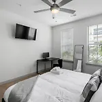 Urban Elegance 3Br Condo Experience 06