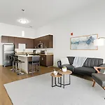 Stylish 1Br Apt Steps From Downtown Fun