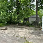 Large Renovated Cottage On East Lake Park