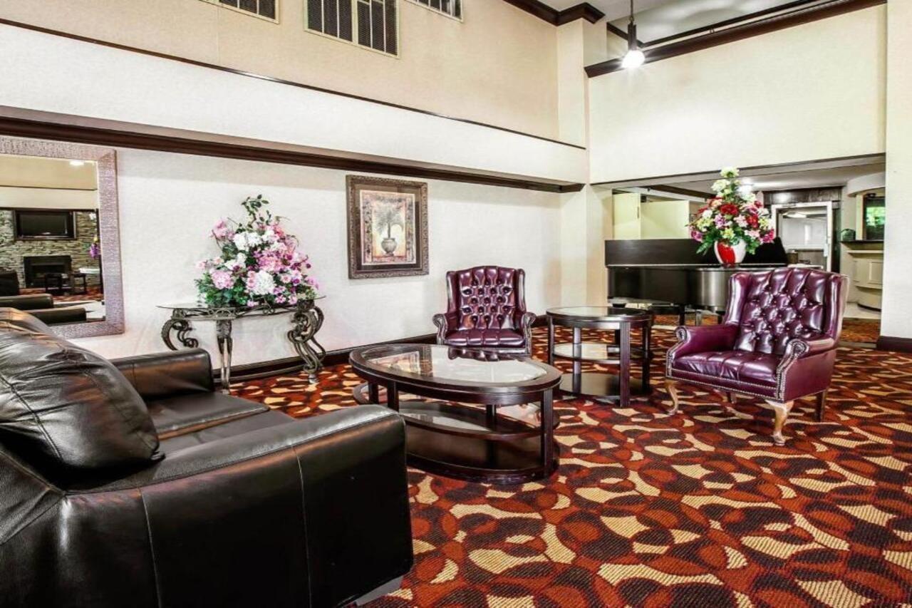 Ramada By Wyndham Airport Hotel