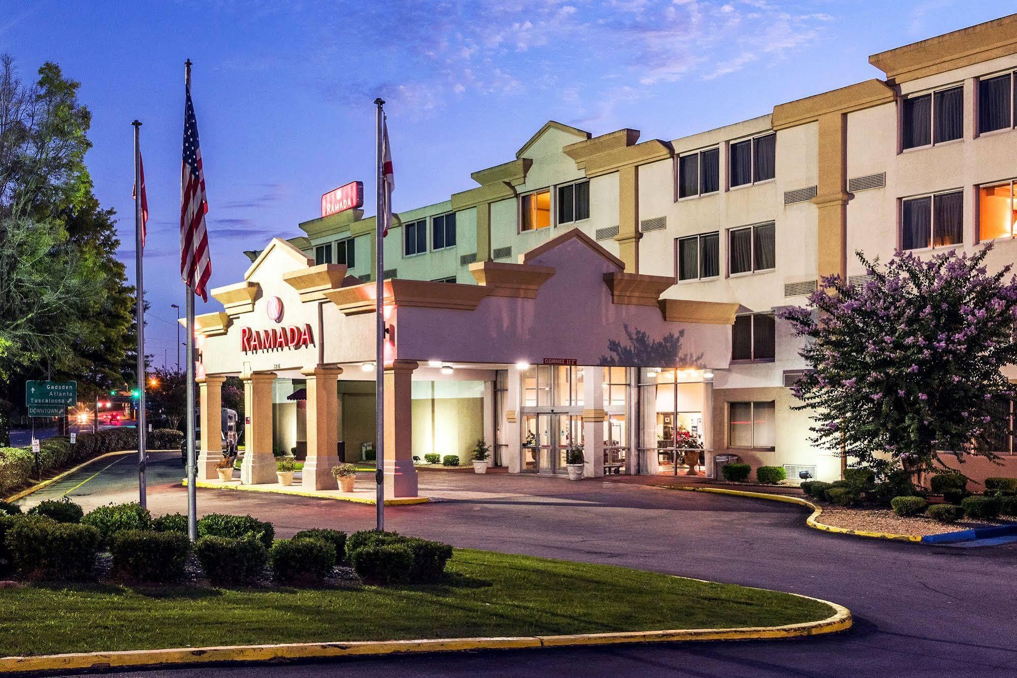 Ramada By Wyndham Airport Hotel 3*