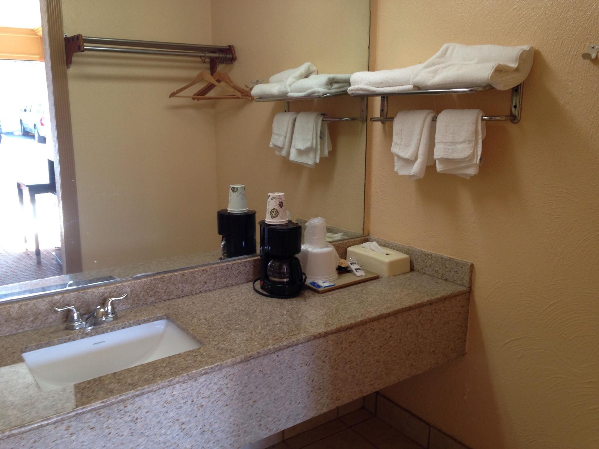Parkway Hotel