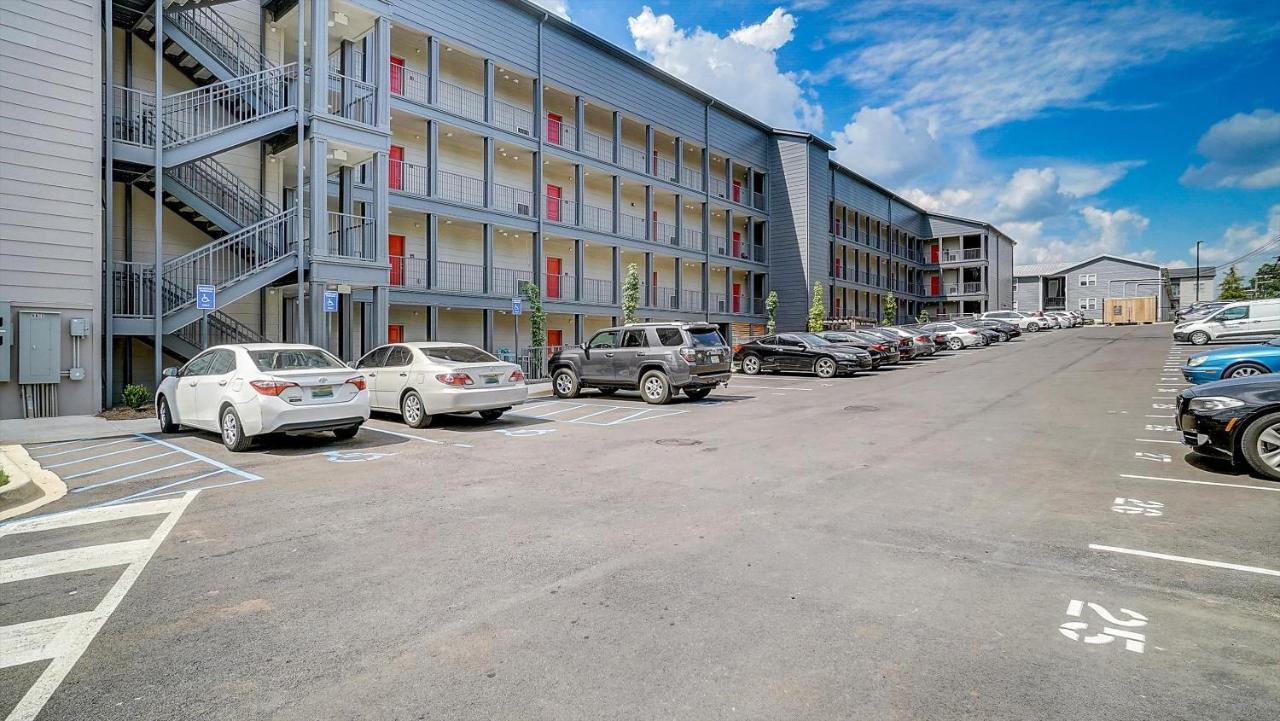 Apartment Frontdesk Axel Row Apts Avondale