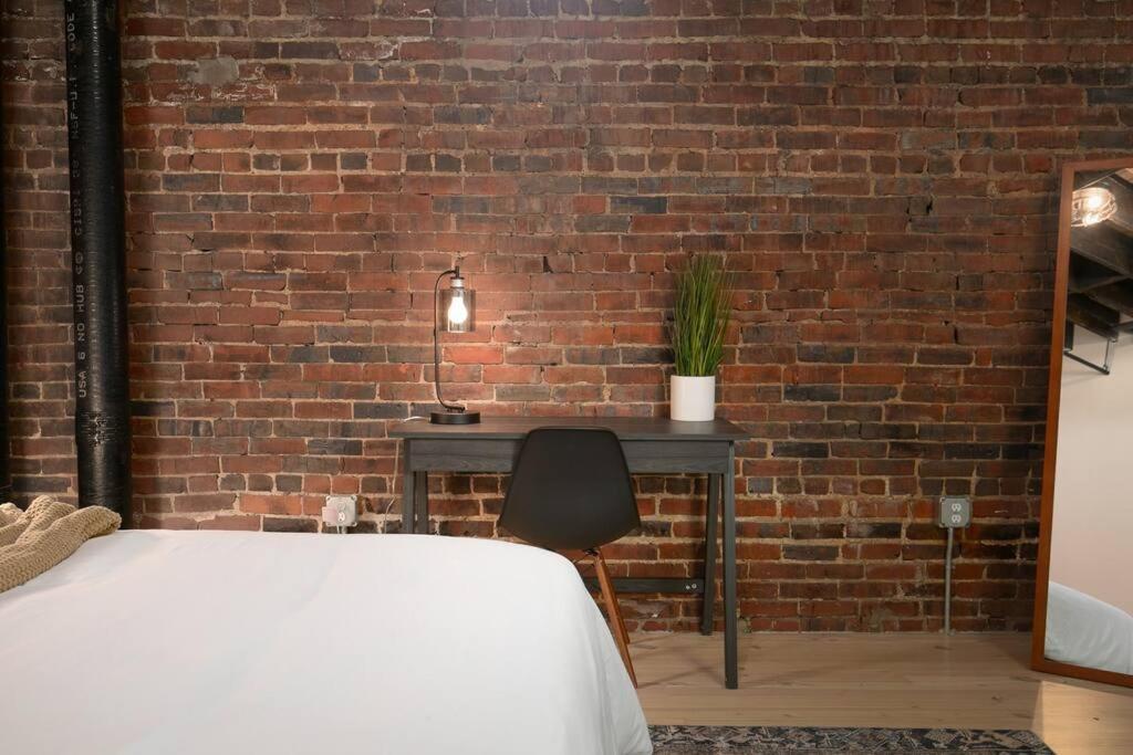 Apartment New Dt Bhm L 2 King Beds L Park Free L Walk Everywhere *