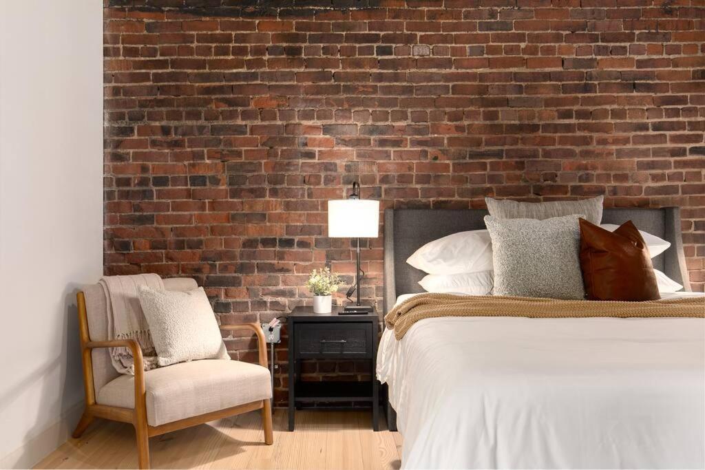 Apartment New Dt Bhm L 2 King Beds L Park Free L Walk Everywhere *