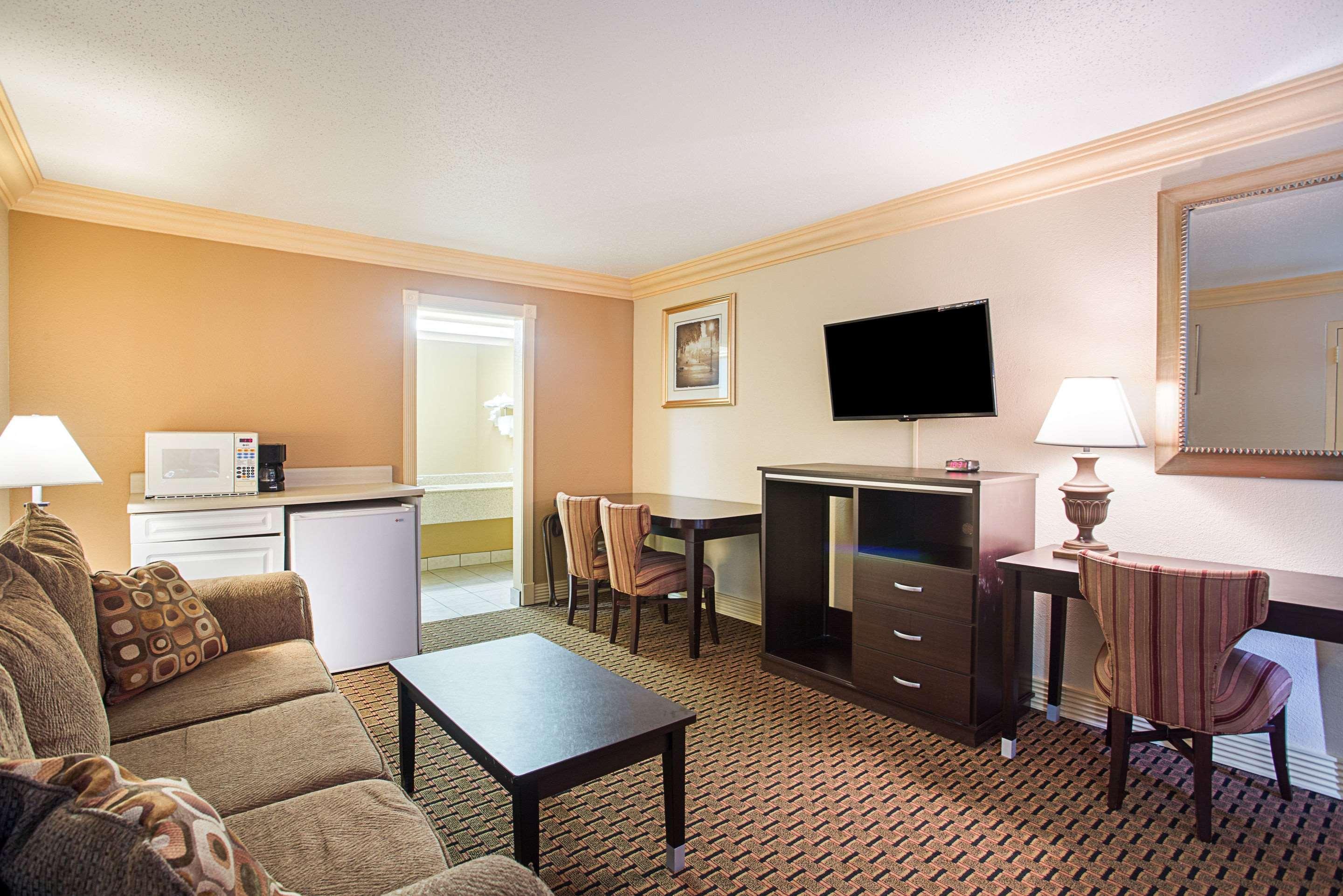 Hotel Parkway 2*