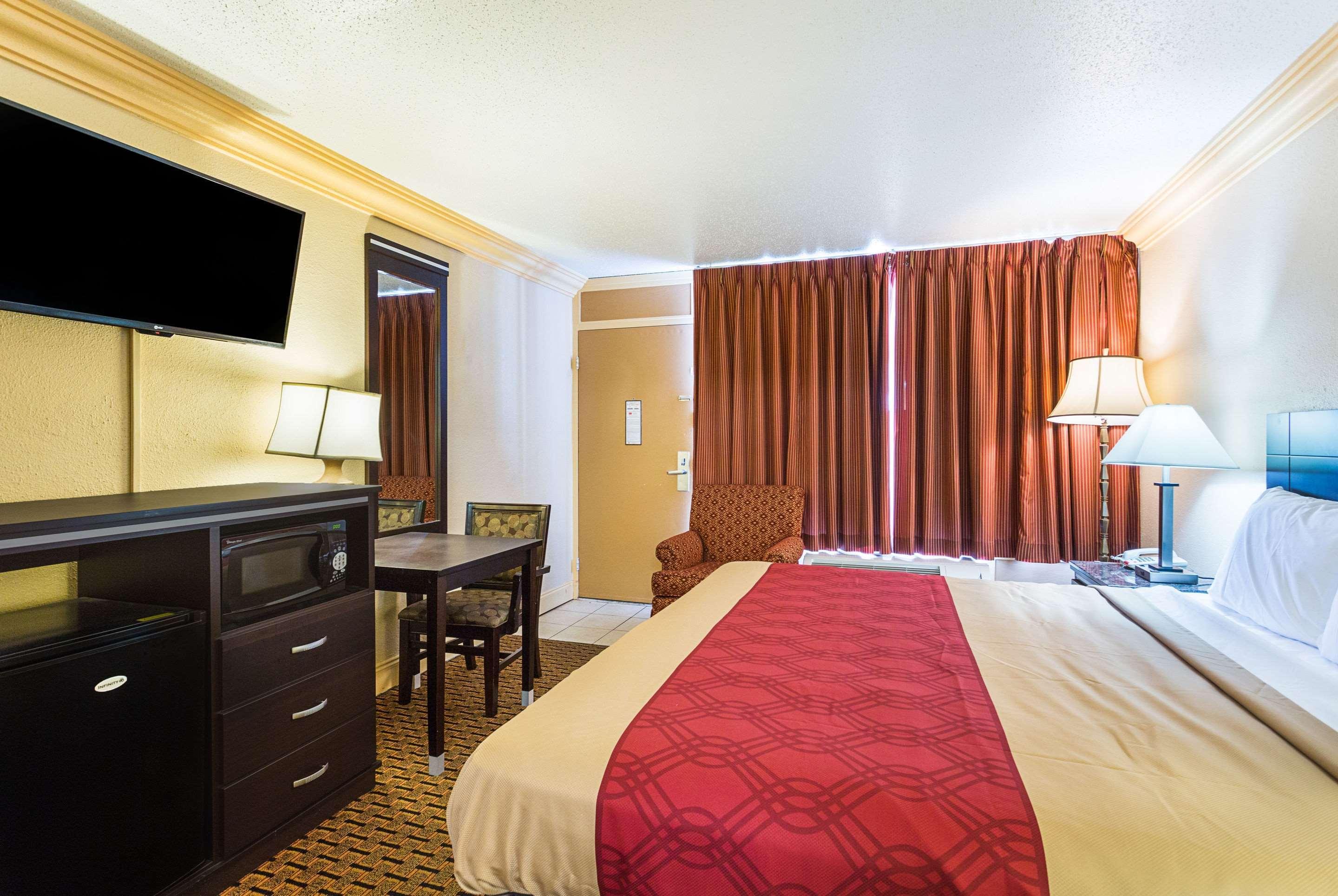 Hotel Parkway 2*