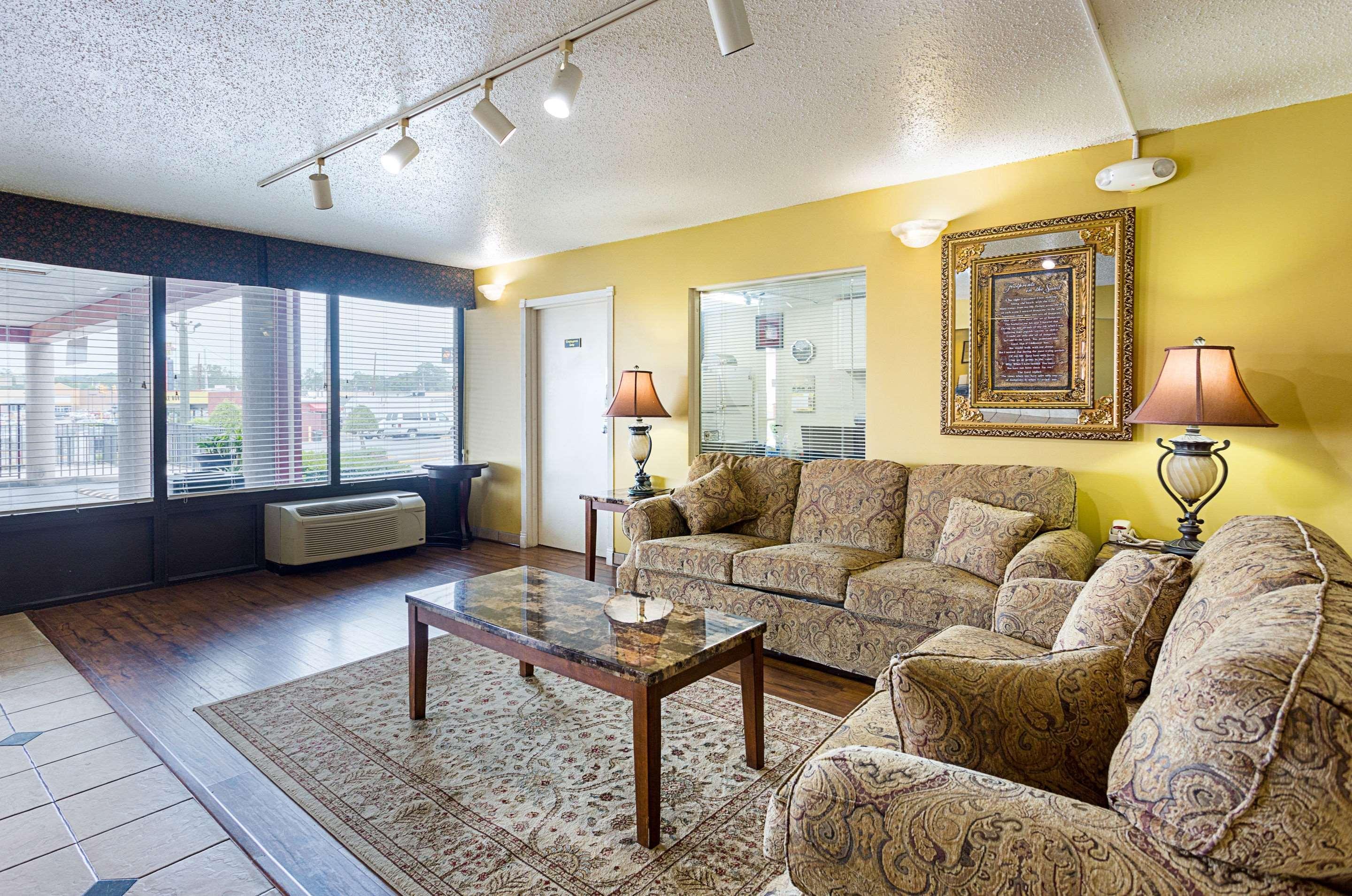 Hotel Parkway