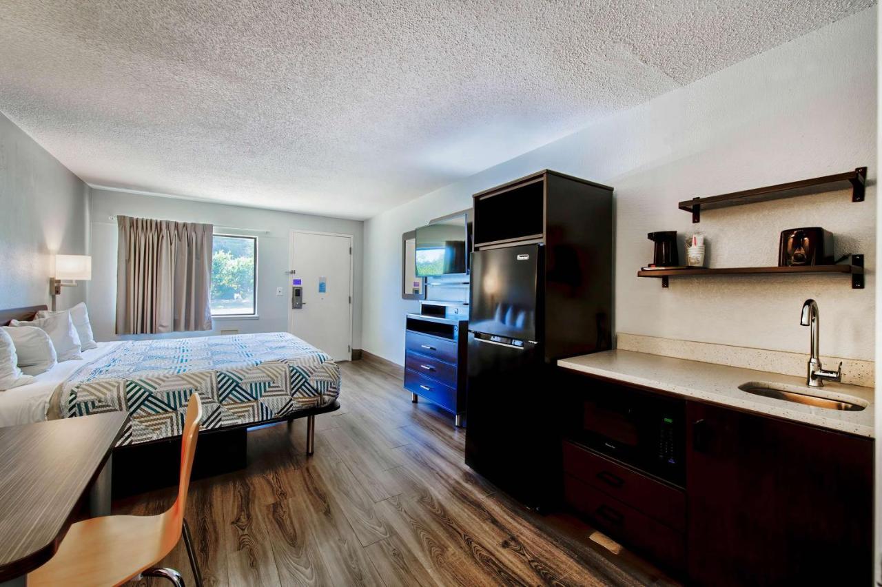 Hotel 6 Birmingham, Al - Medical Center - Inverness Hwy 280 2*
