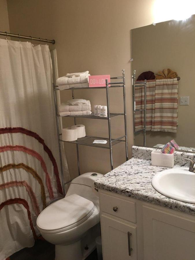 Apartment Luxury, Location, & Convenience *