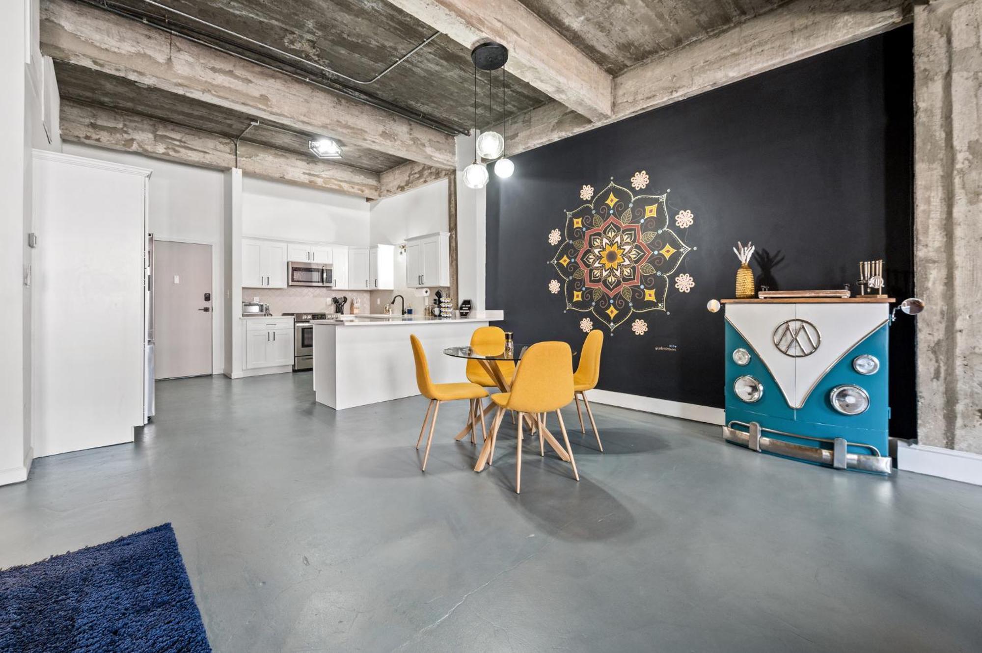 Charming Boho Loft On Historic Morris Ave Apartment *