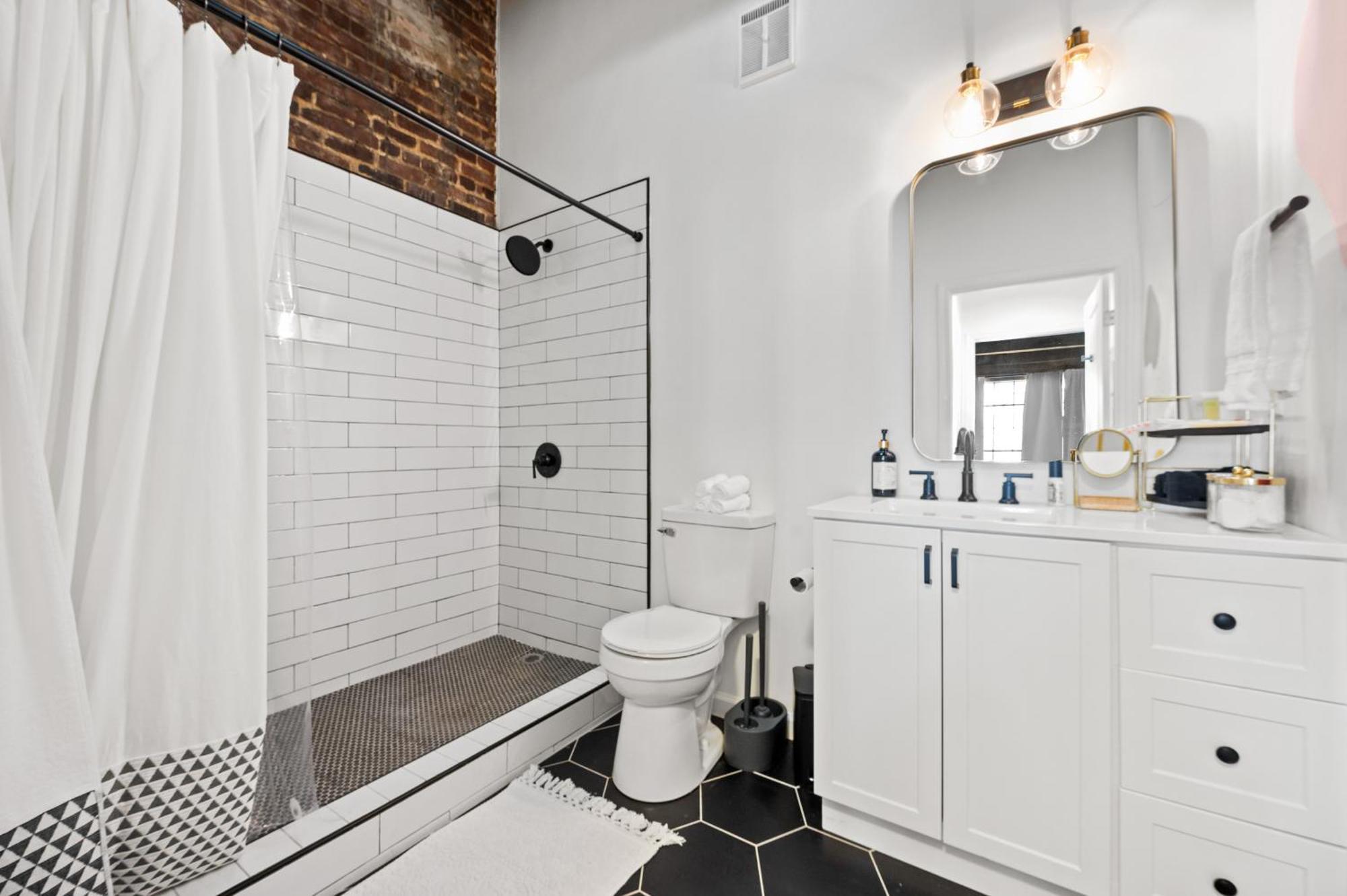 Charming Boho Loft On Historic Morris Ave *