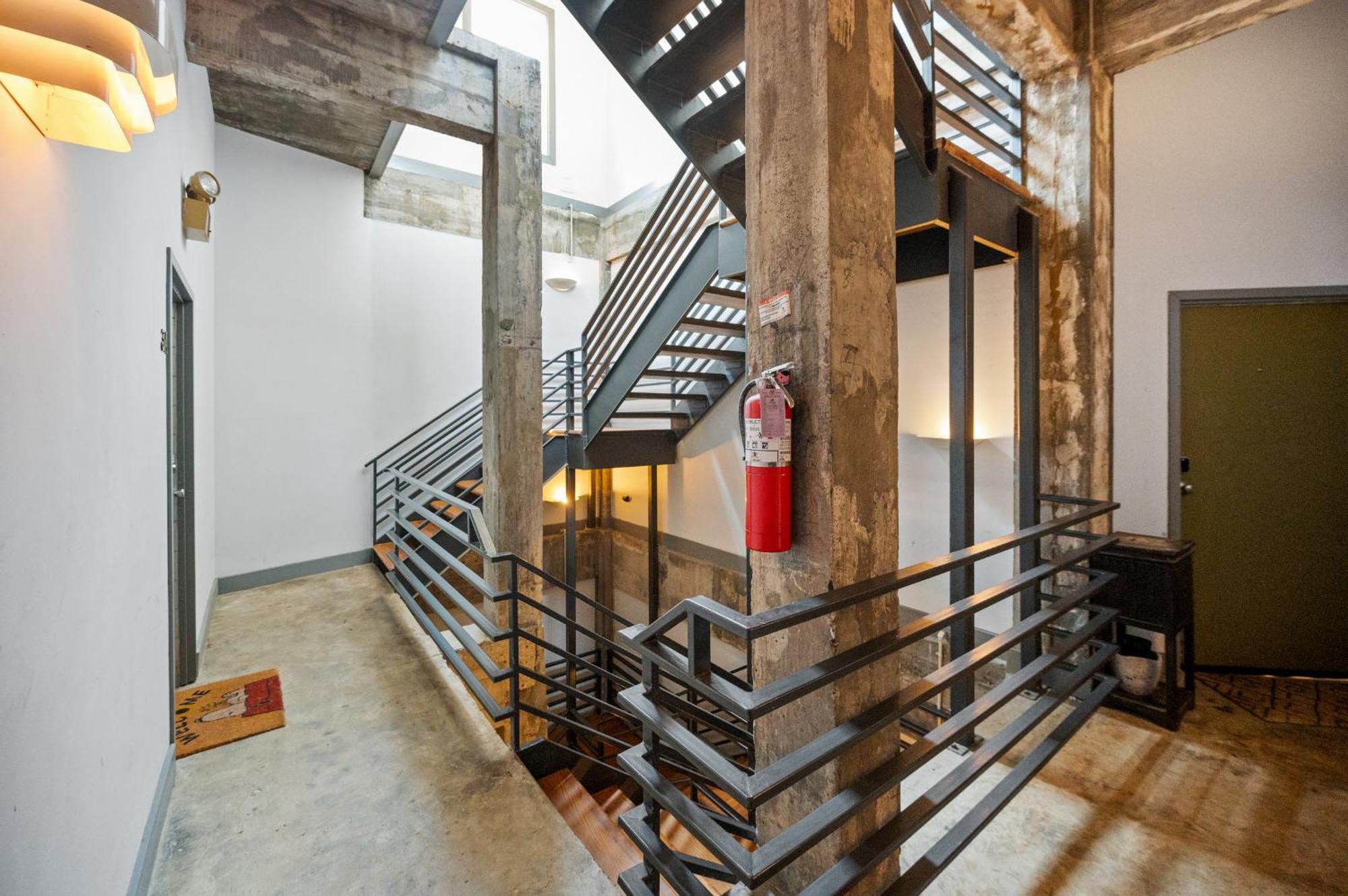 Charming Boho Loft On Historic Morris Ave * Birmingham