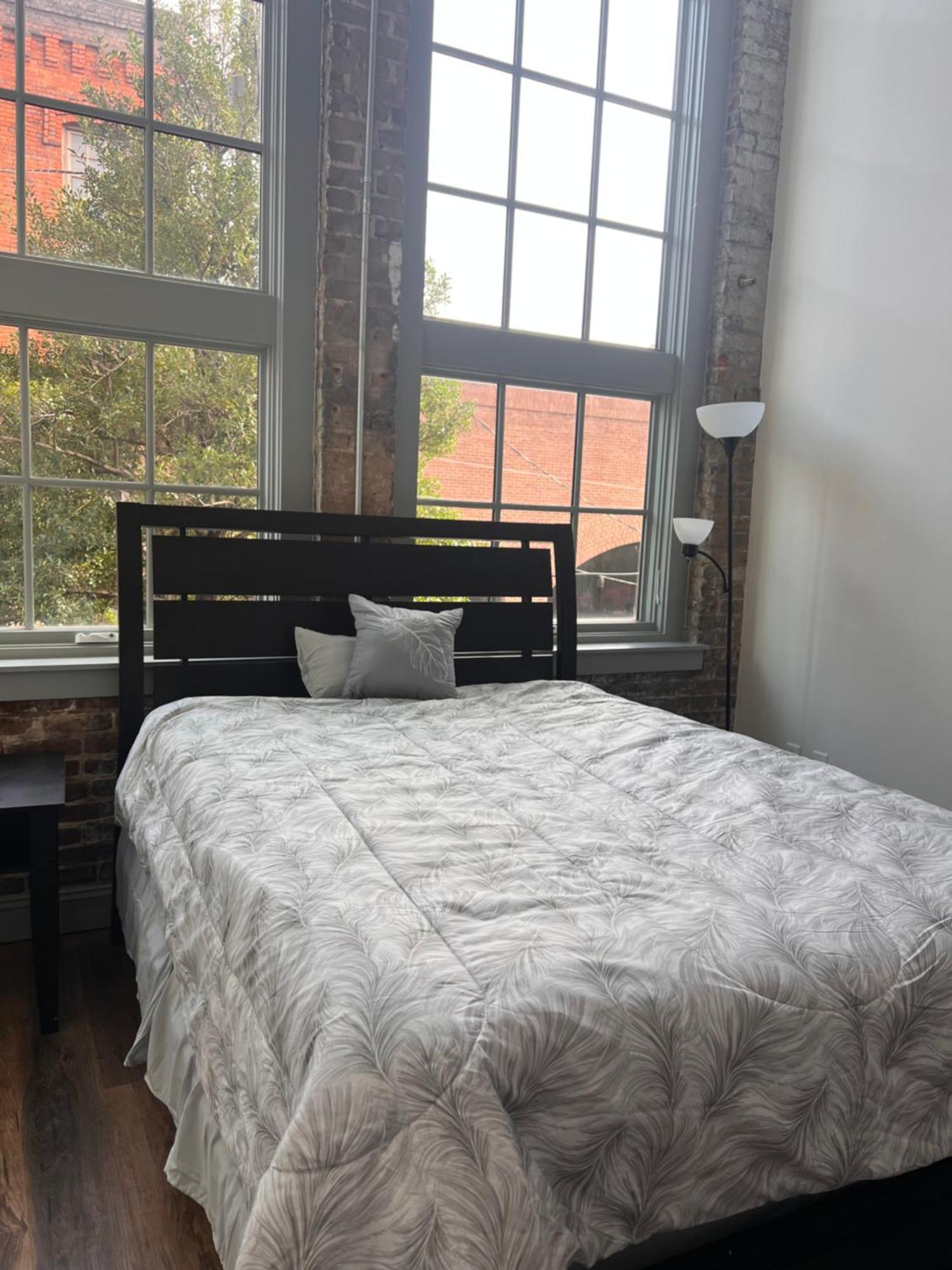 Prime 2br Historic Morris Ave, Downtown Apartment *