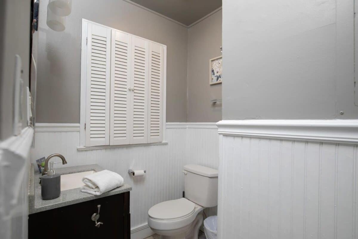 Bungalow- Less The 10 Mins From Downtown Holiday home