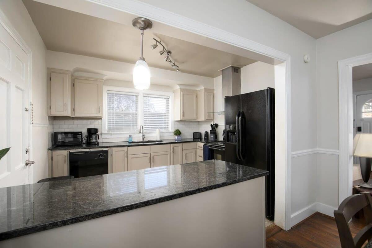 Holiday home Bungalow- Less The 10 Mins From Downtown *