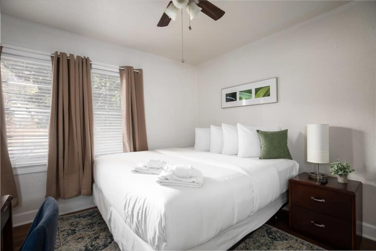 Bungalow- Less The 10 Mins From Downtown Holiday home *