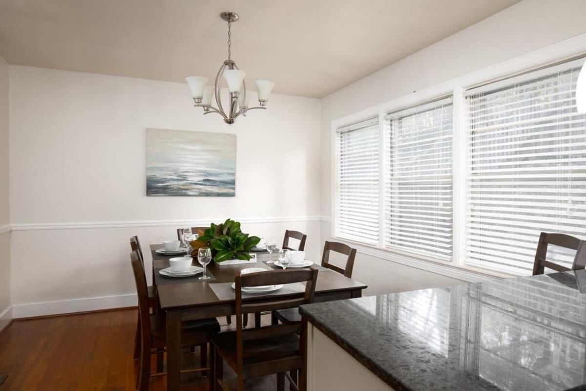 Holiday home Bungalow- Less The 10 Mins From Downtown *