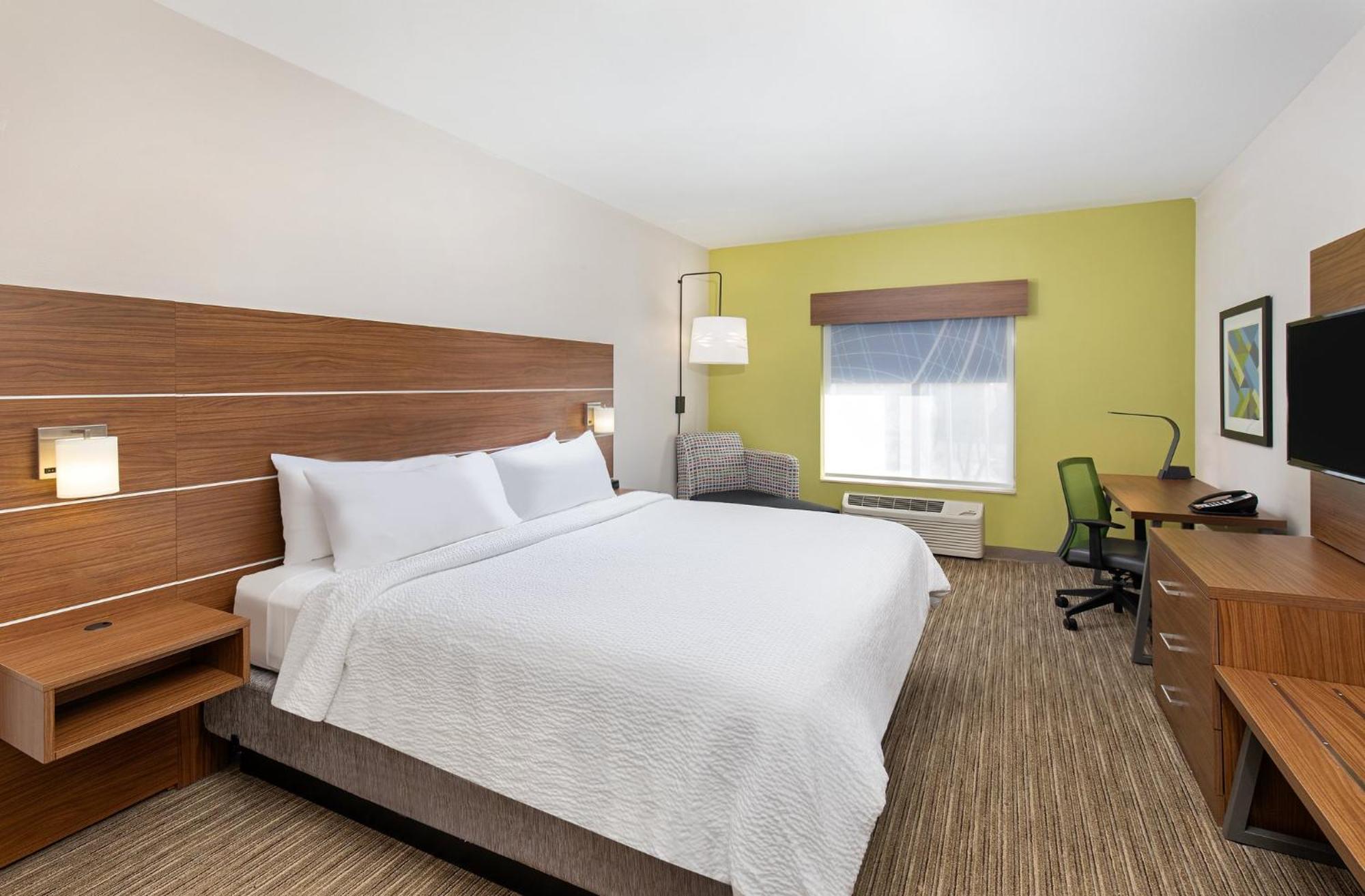Express & - Inverness 280 By Ihg Hotel