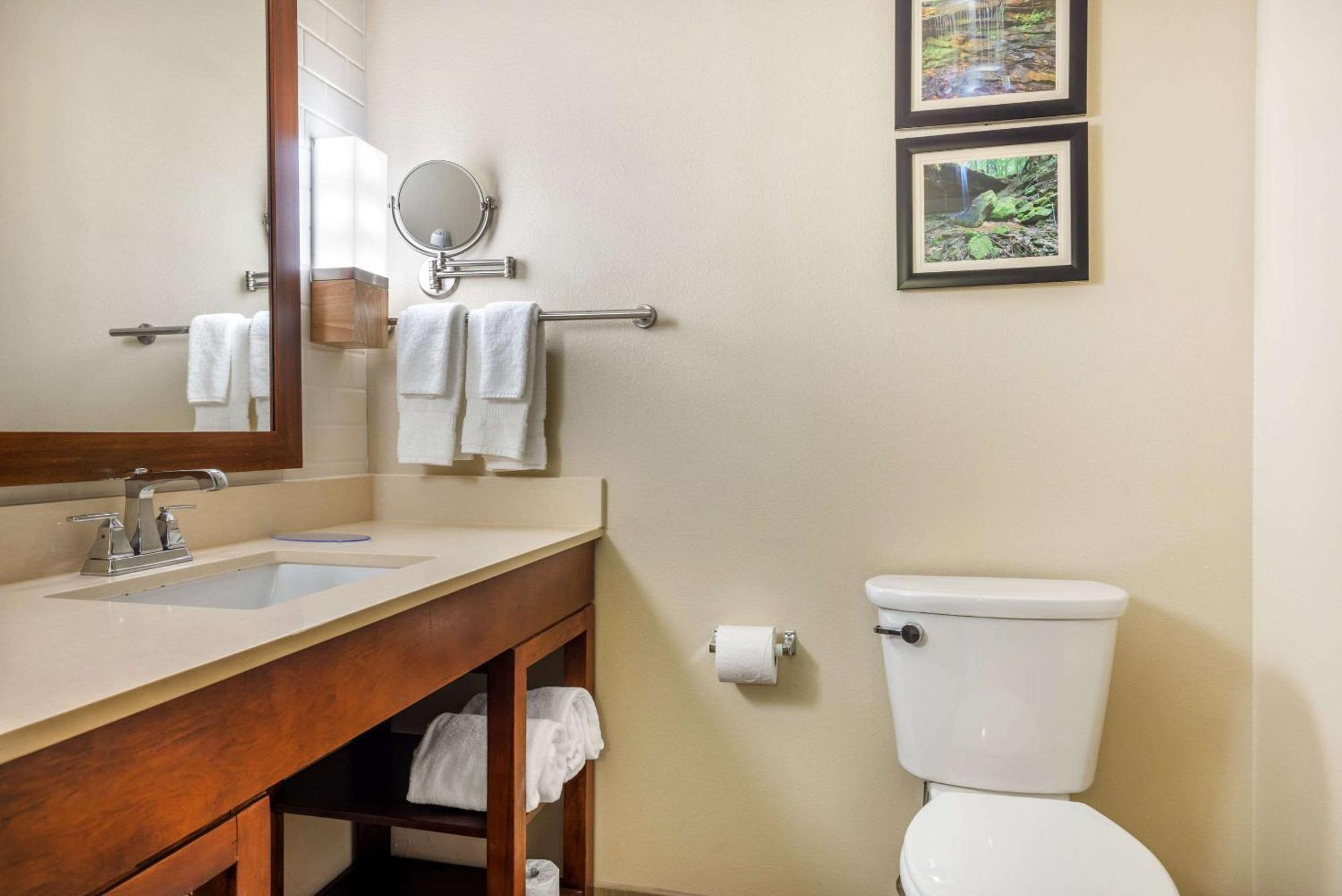 Comfort & At Crossplex Village 3* Birmingham