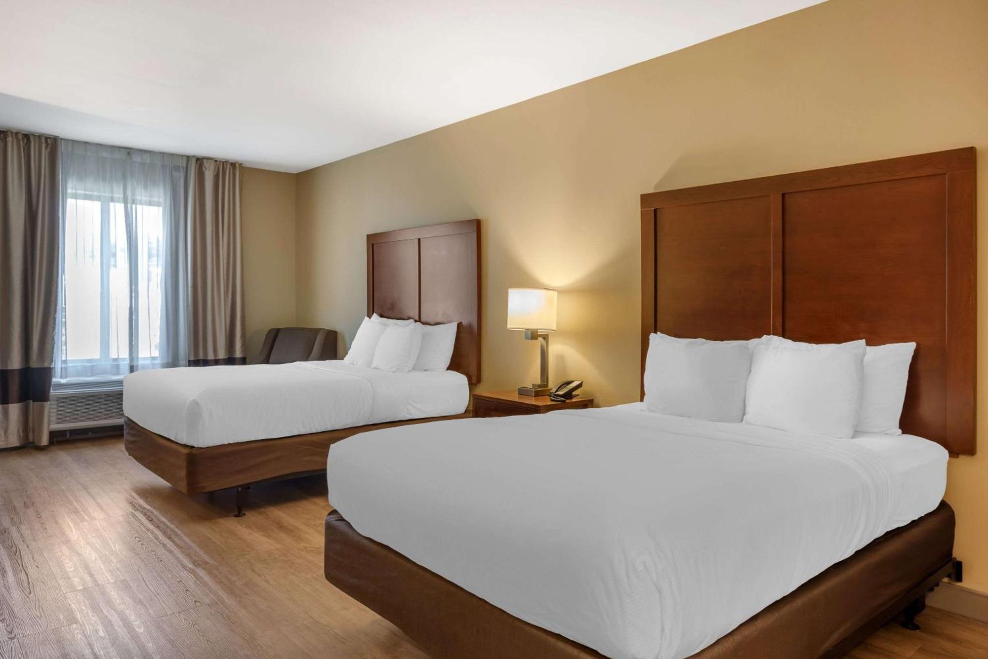 Comfort & At Crossplex Village Hotel Birmingham