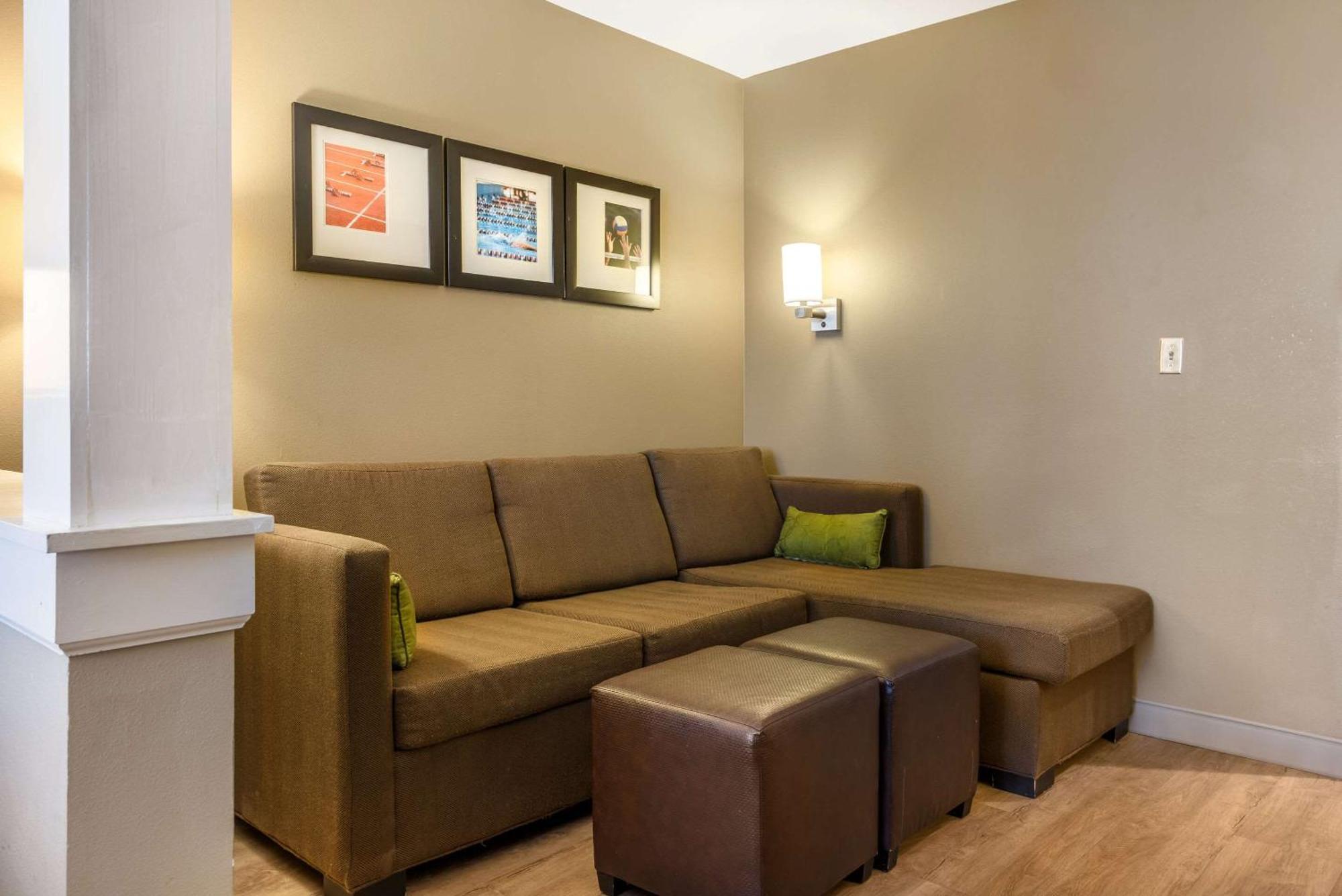 Comfort & At Crossplex Village