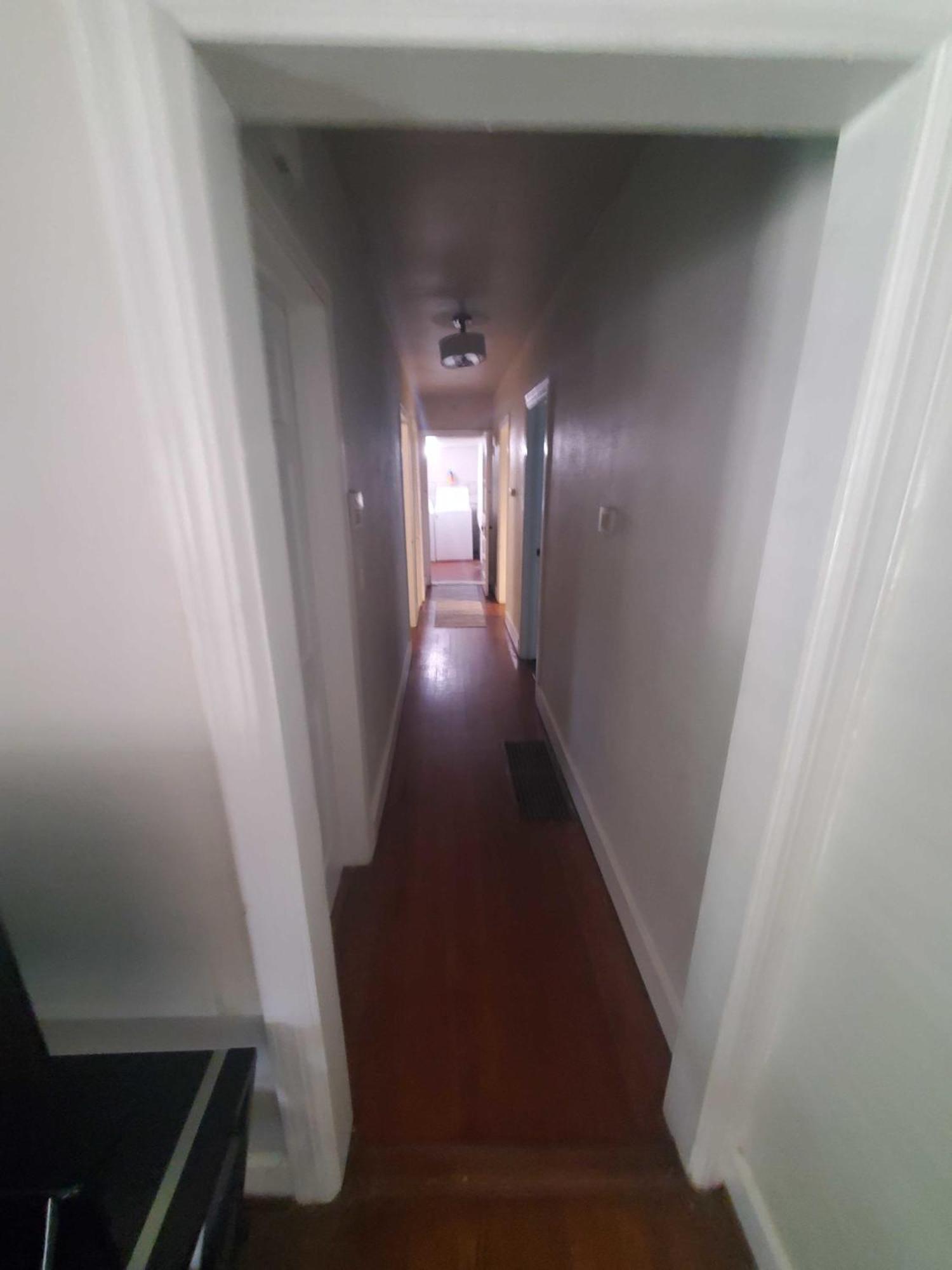Bungalow- Less The 10 Mins From Downtown