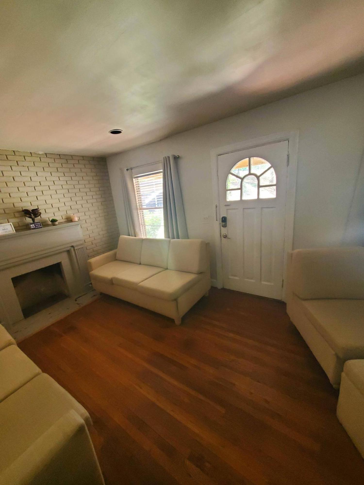 Bungalow- Less The 10 Mins From Downtown Holiday home *
