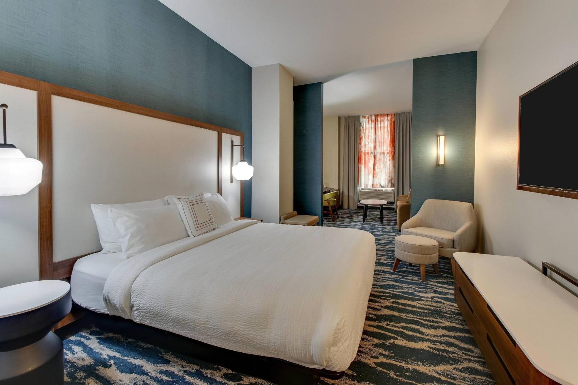 Fairfield & By Marriott Downtown 3*
