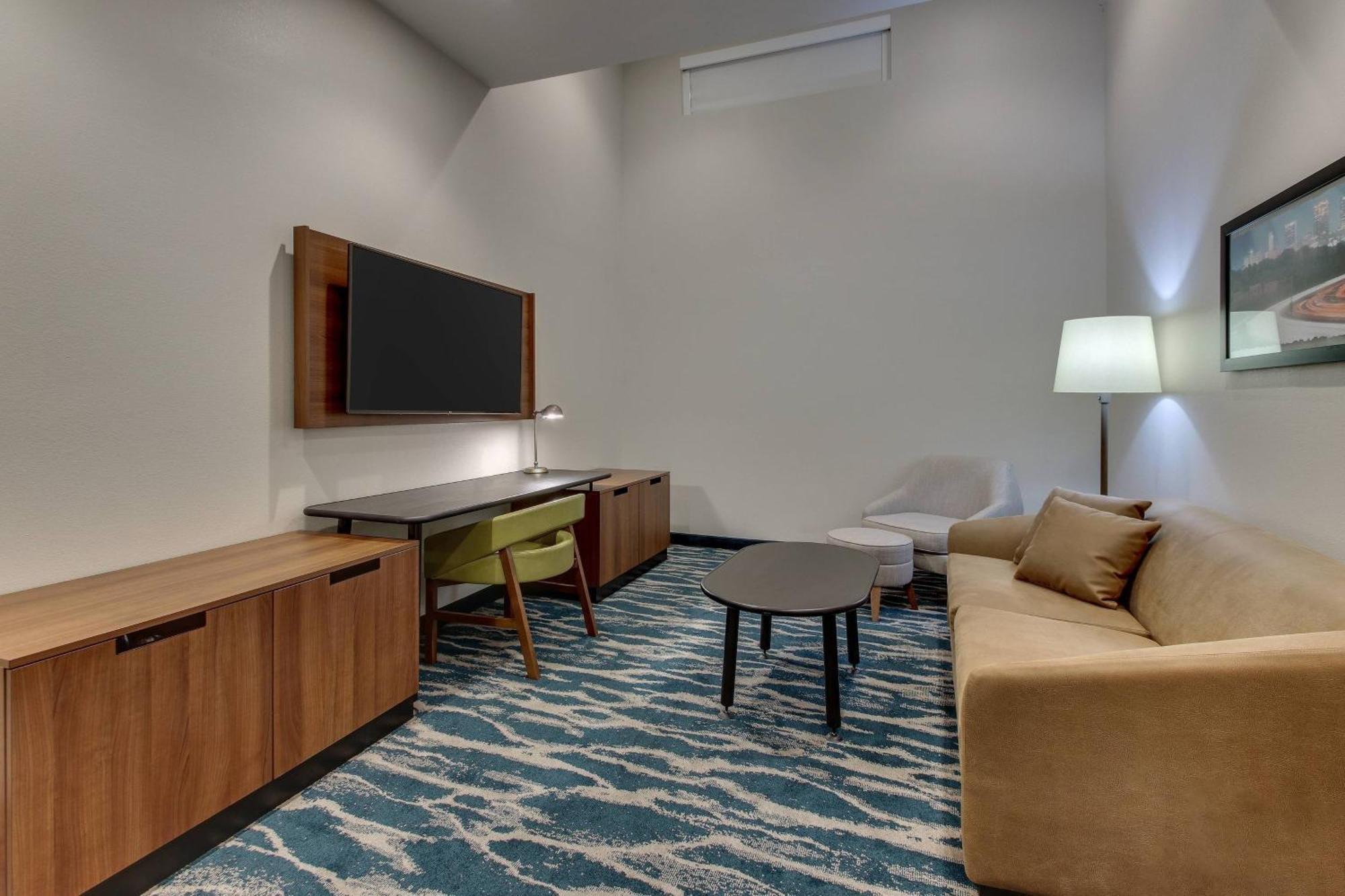 Hotel Fairfield & By Marriott Downtown