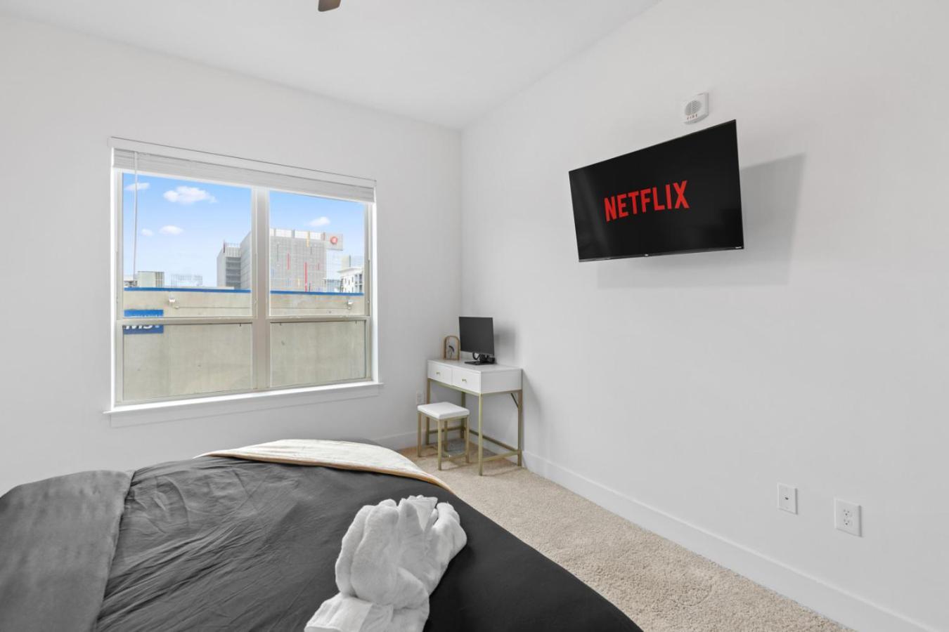 Apartment Bright 2-bedroom In Downtown With Parking