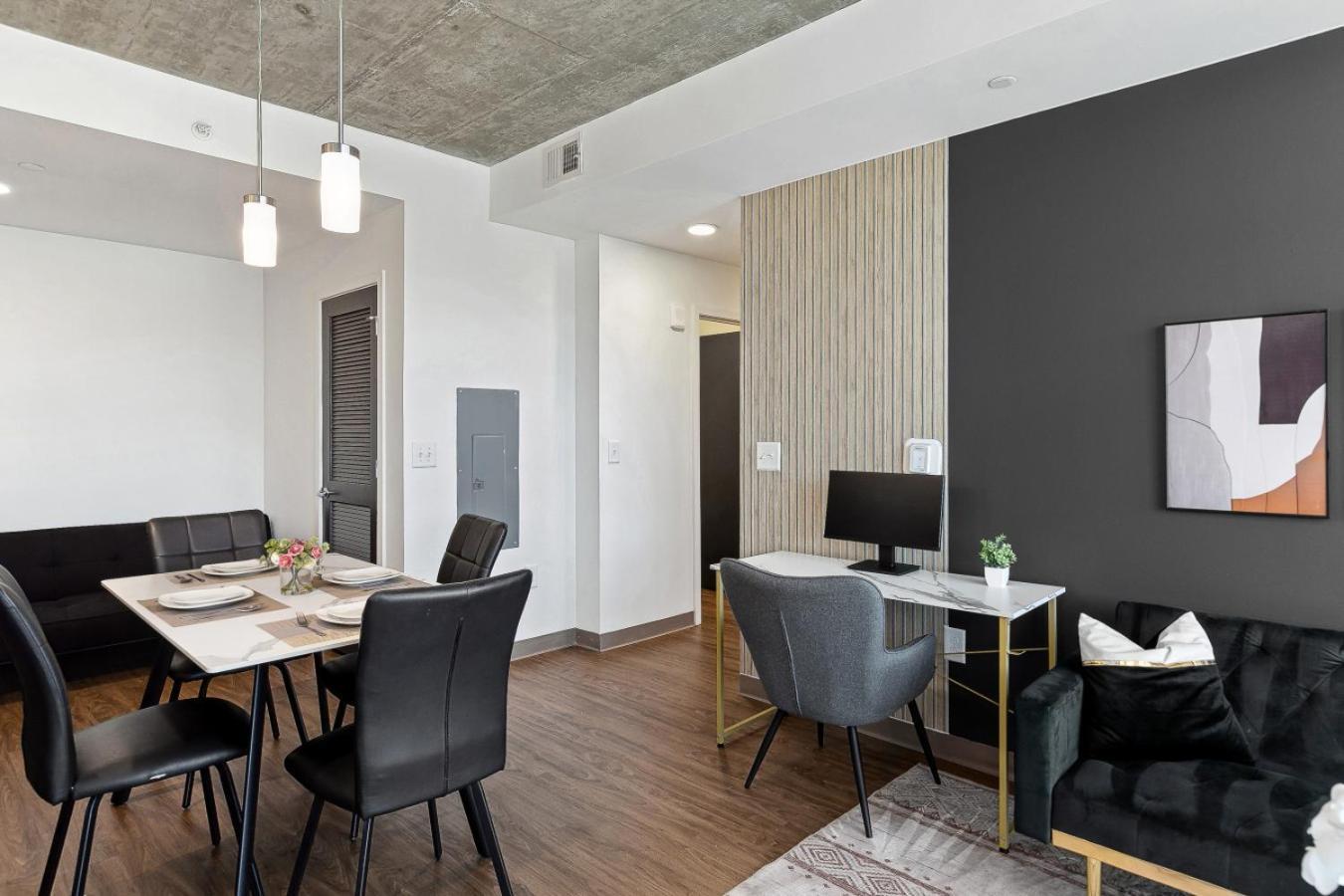 Live The High Life Chic 2br In Bhm