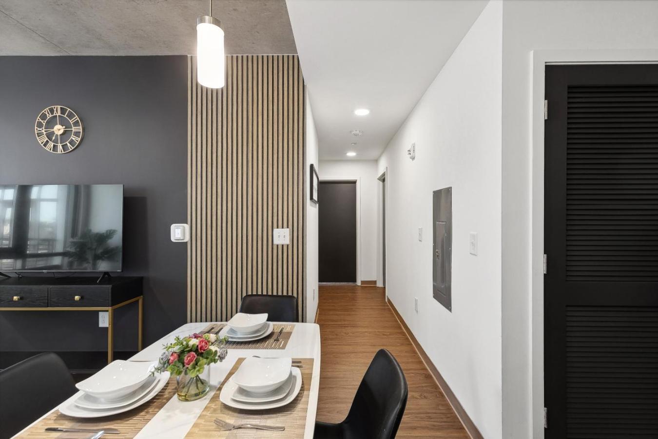 Apartment Work, Play, Relax The Perfect