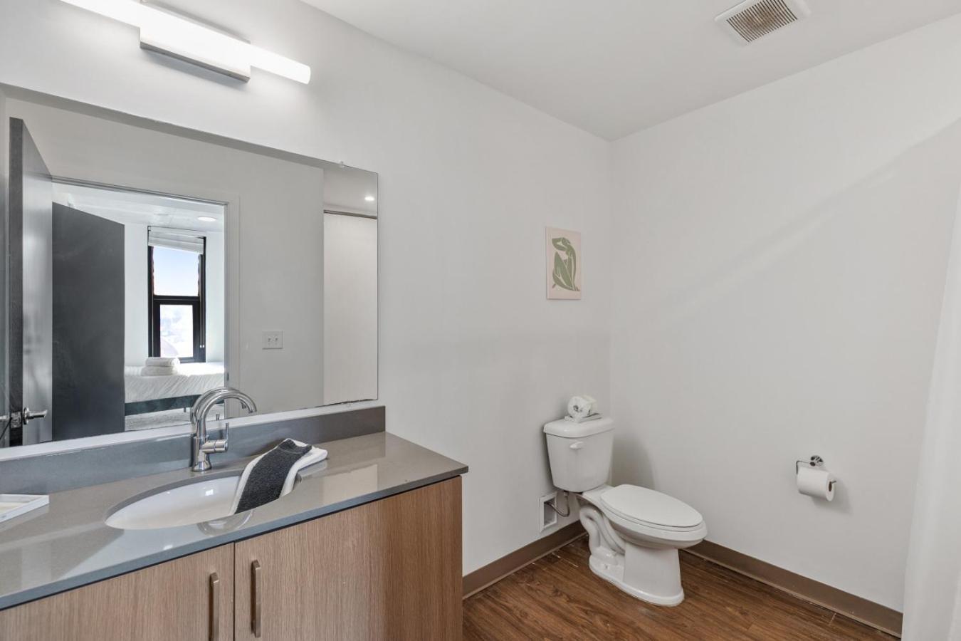 High-rise Living Sleek N Cozy Minutes From Uab Apartment Birmingham