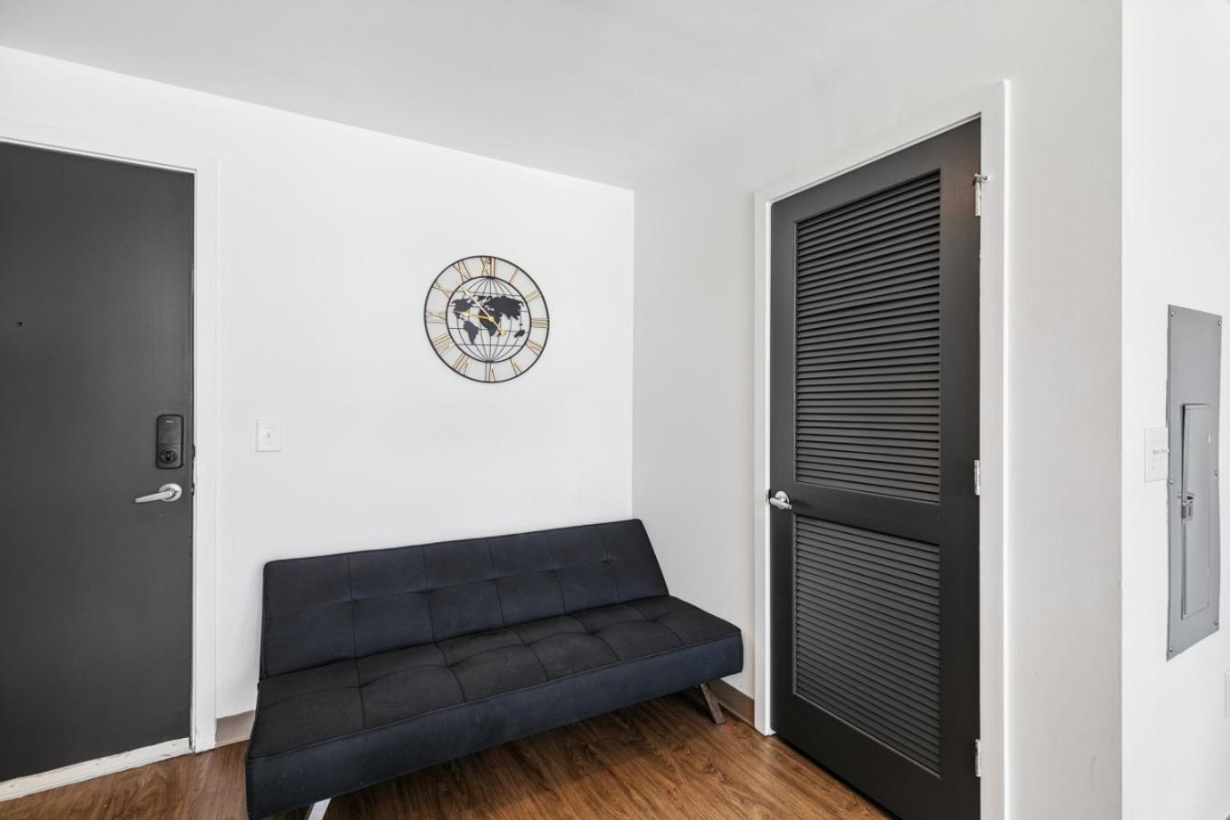 Apartment High-rise Living Sleek N Cozy Minutes From Uab *