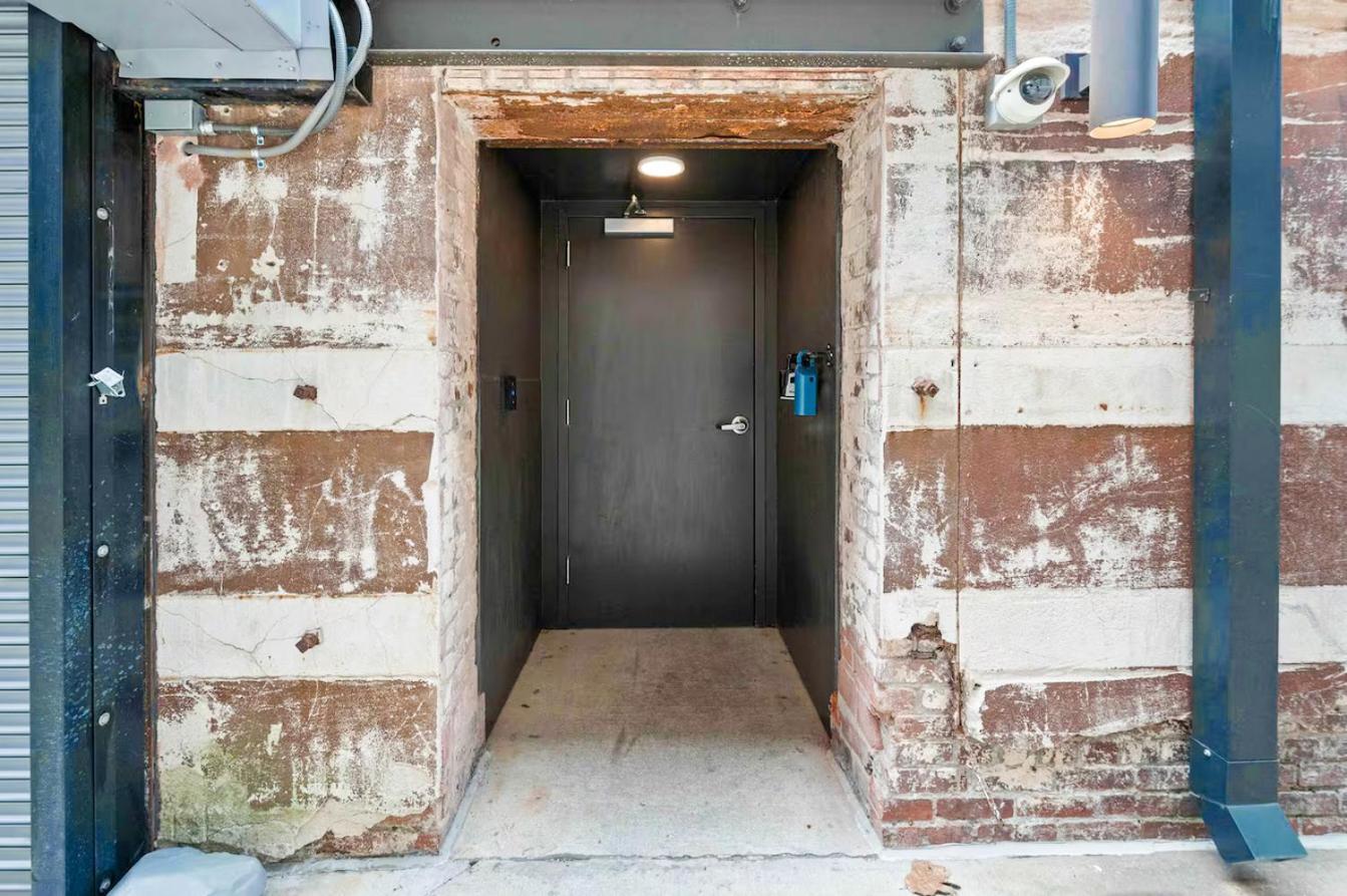 Apartment Theatre Retreat 2 Bedroom Loft - 1 Blk From Theatres *