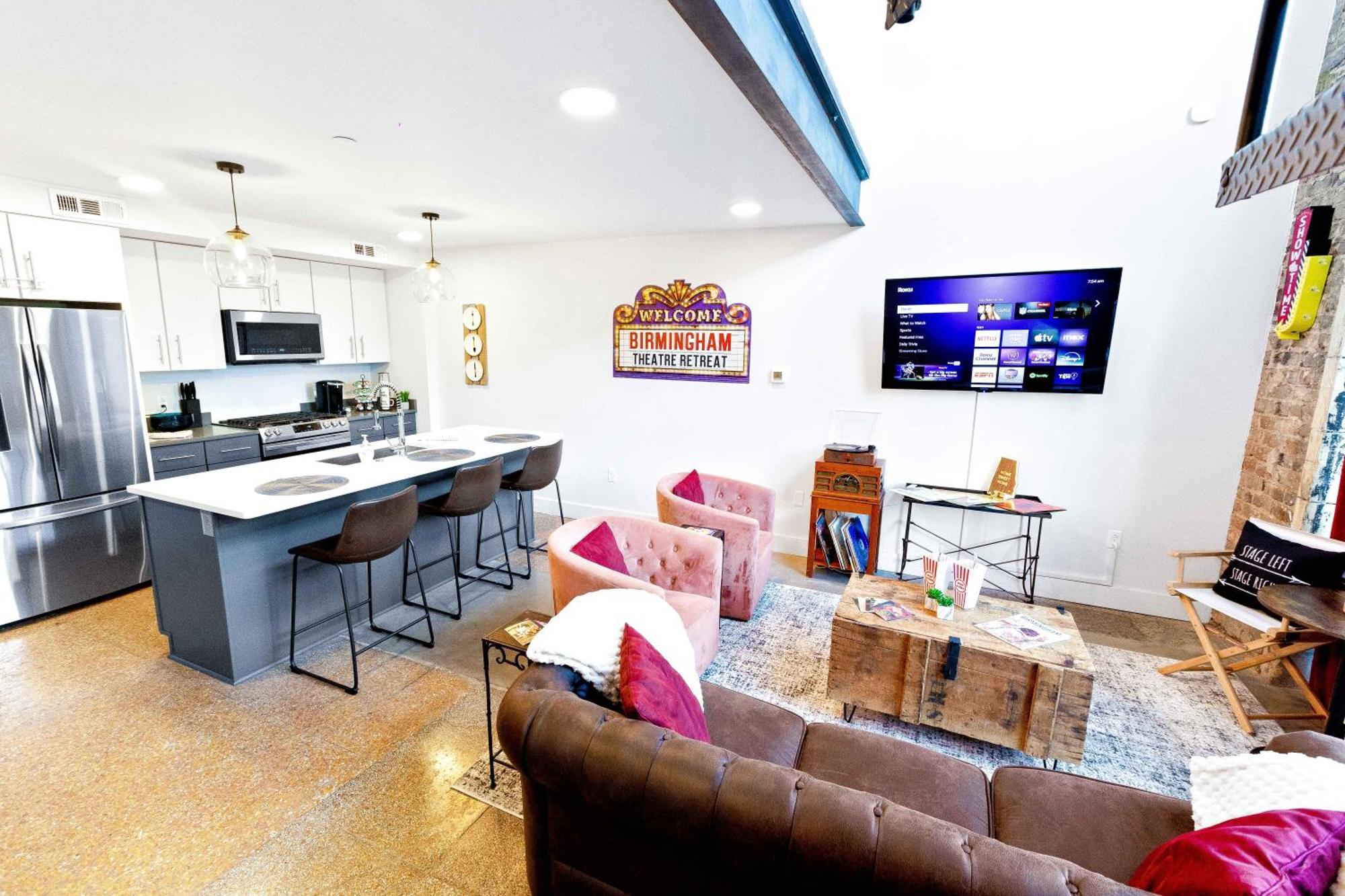 Apartment Theatre Retreat 2 Bedroom Loft - 1 Blk From Theatres Birmingham