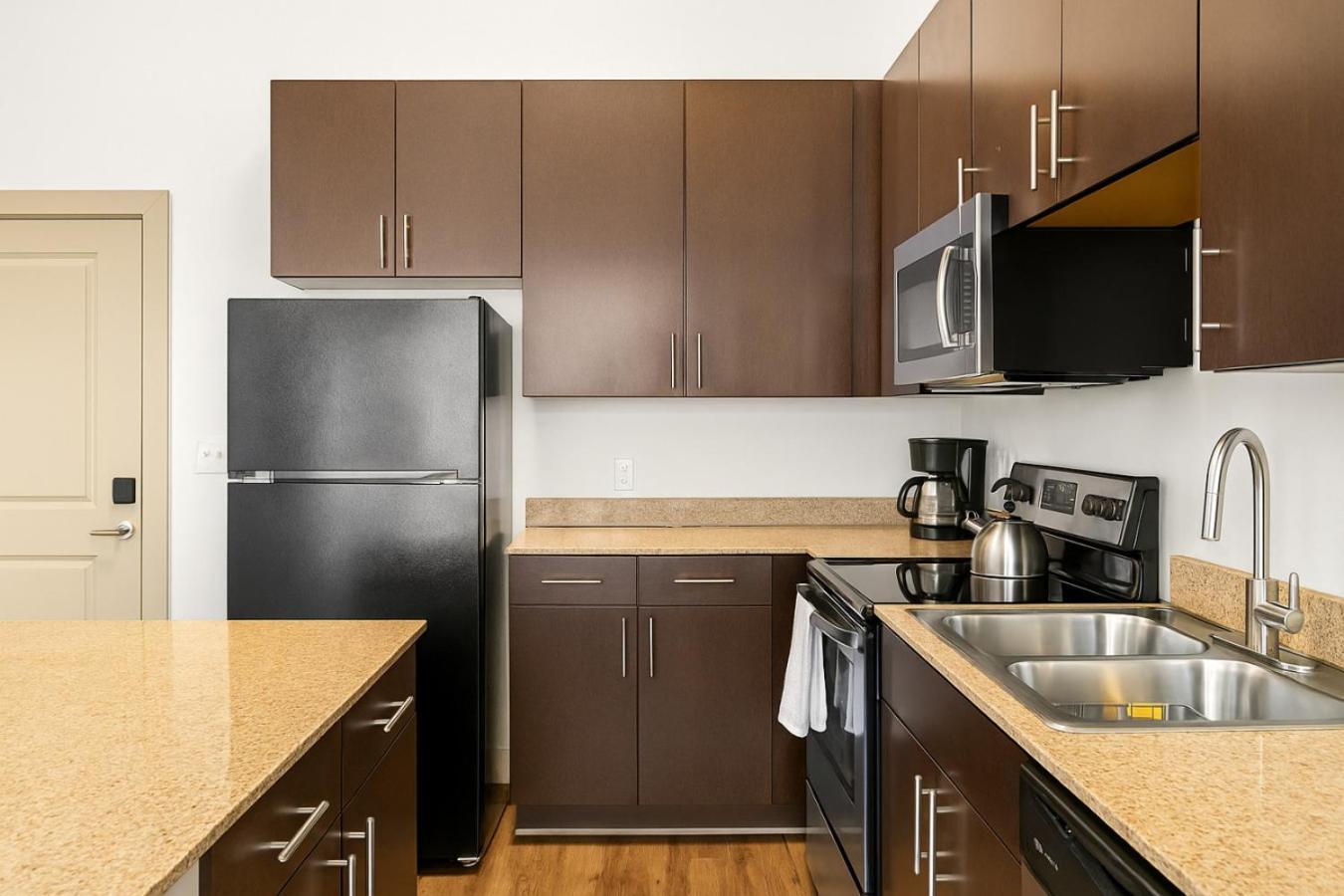 Stylish 1br Steps From Downtown Fun