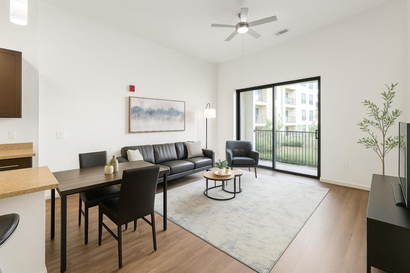 Stylish 1br Steps From Downtown Fun Apartment *