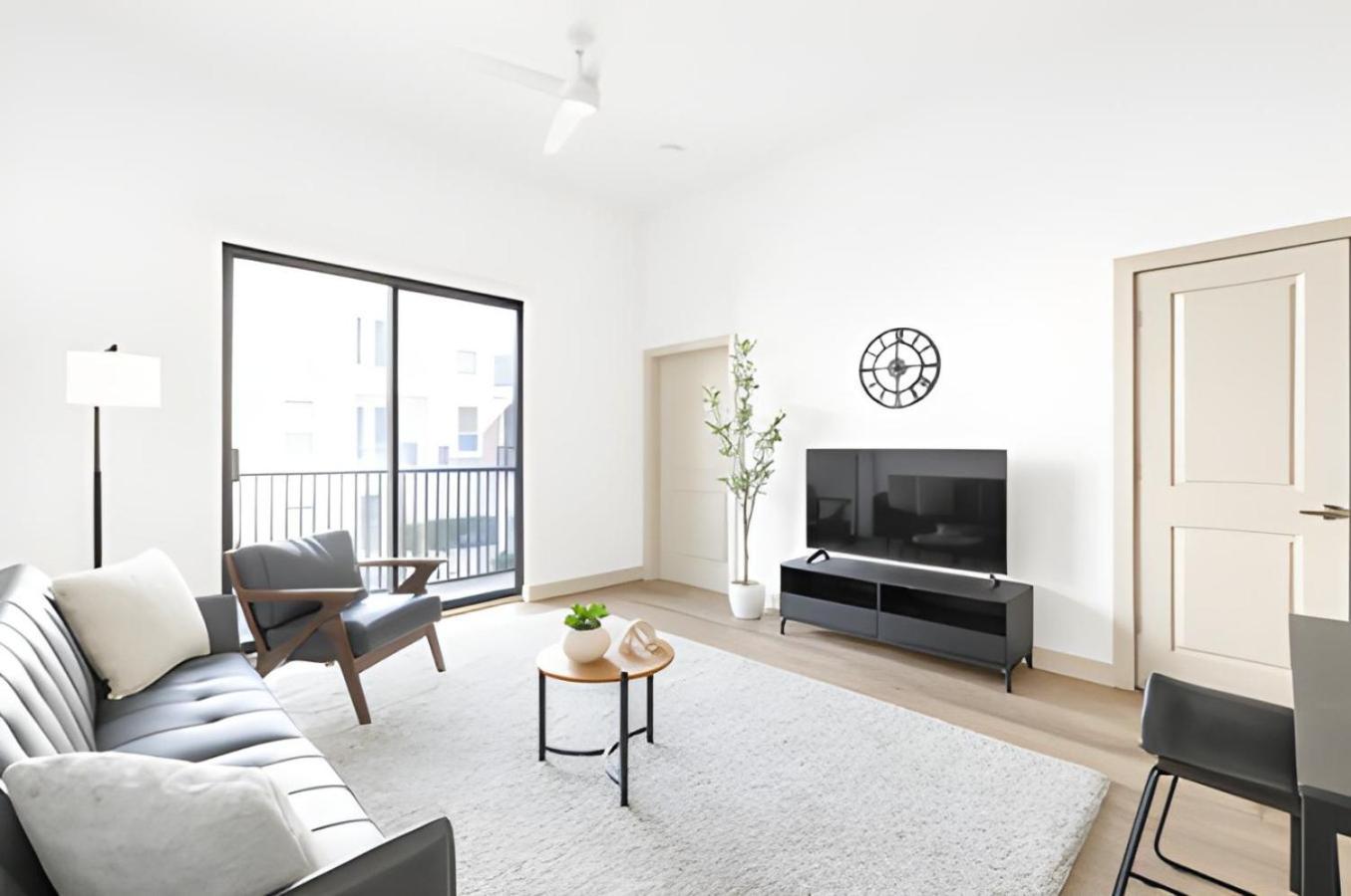 Apartment Stylish 1br Steps From Downtown Fun