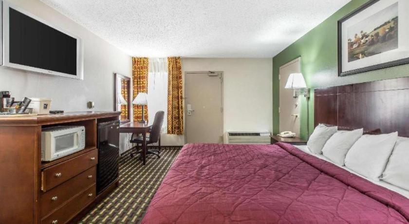 Quality Homewood I-65 Hotel 2*
