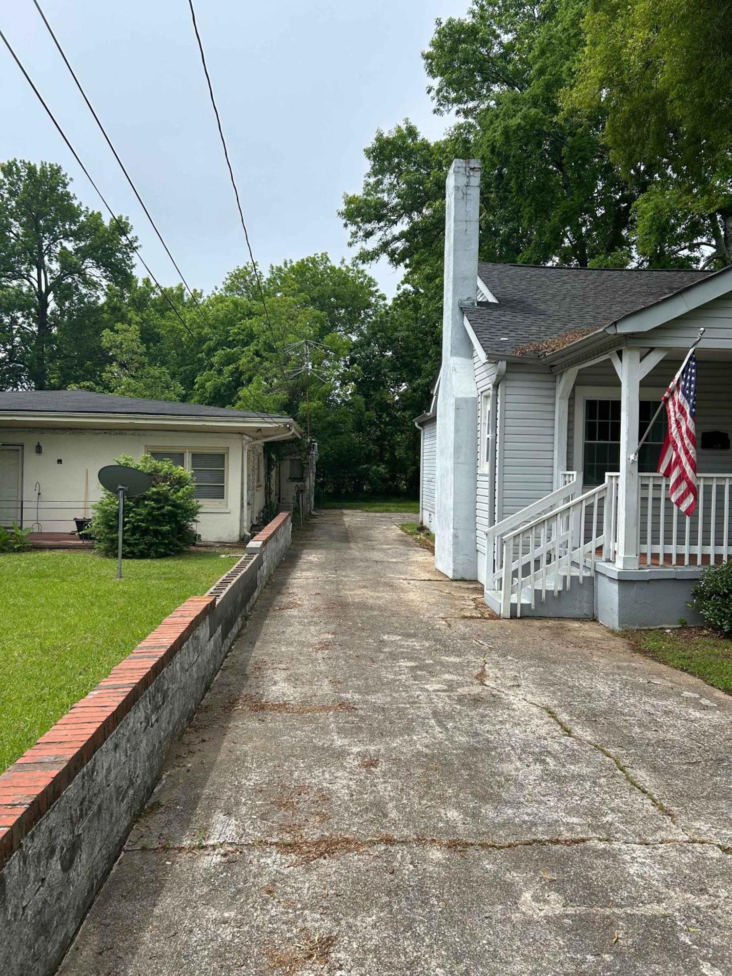 Large Renovated On East Park * Birmingham