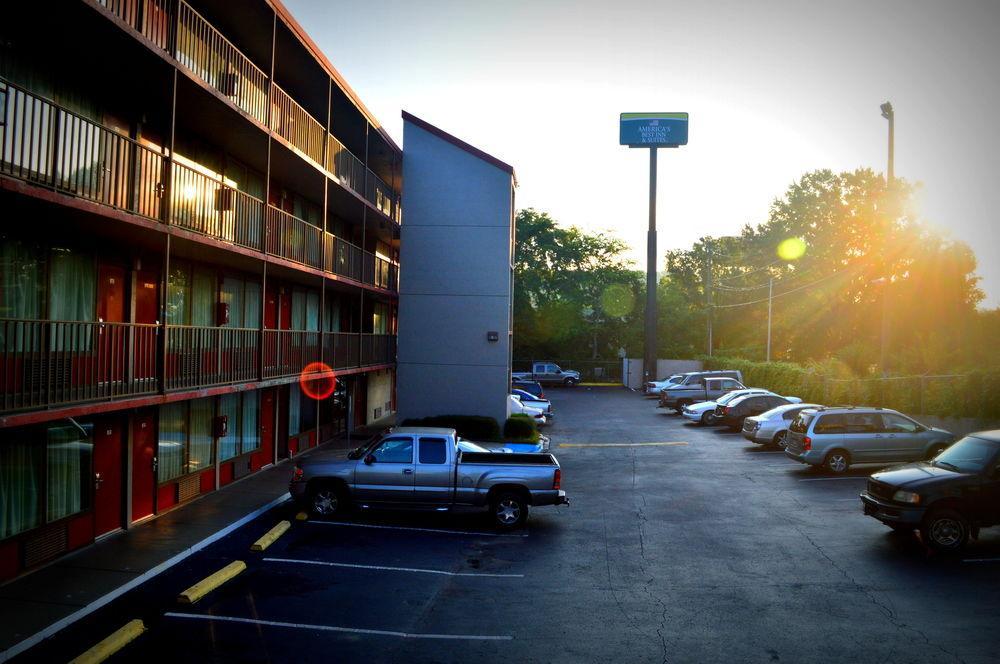 Parkway Hotel
