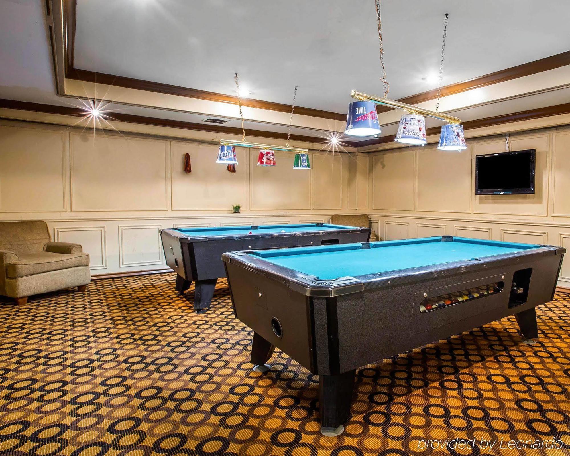 Ramada By Wyndham Airport 3*