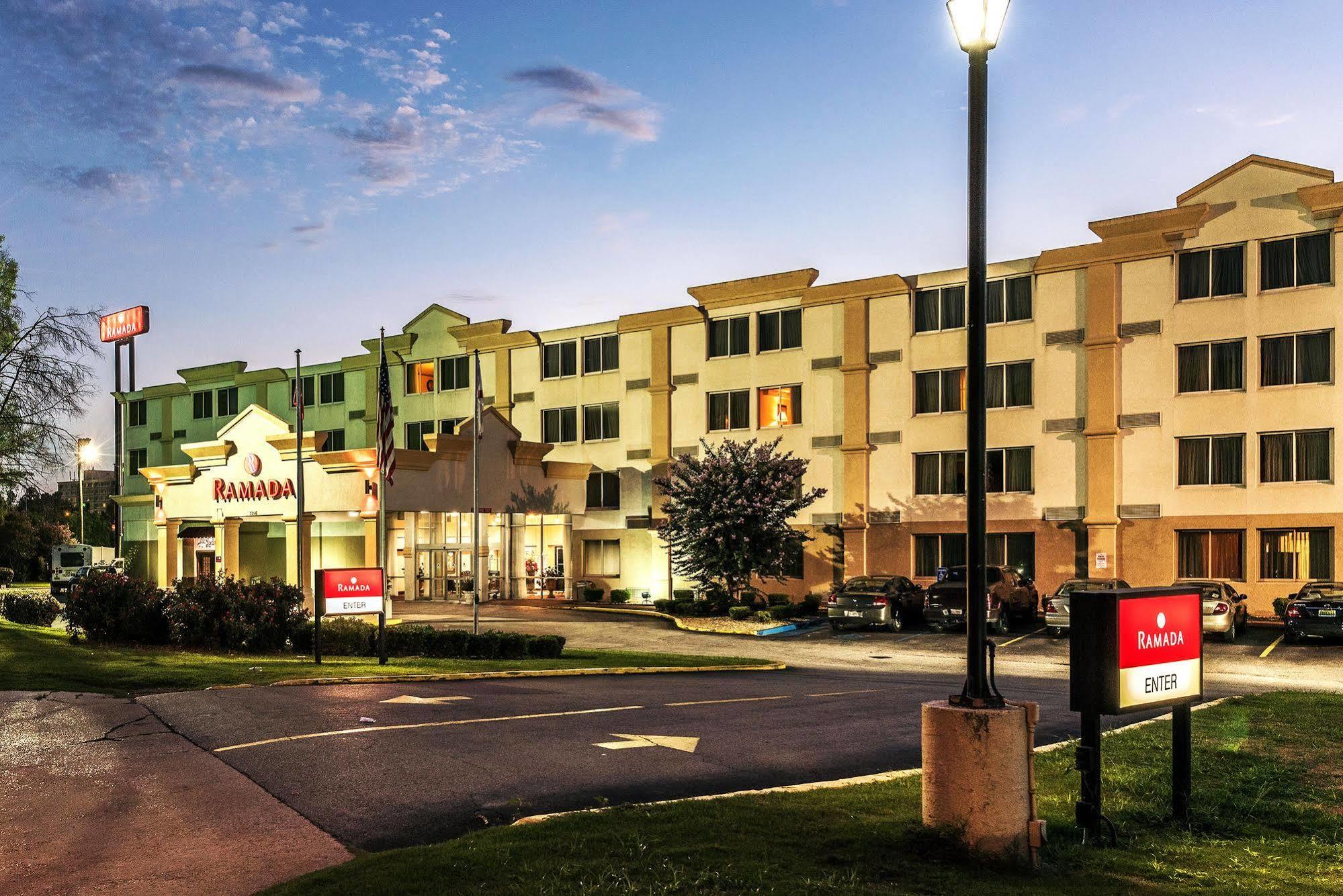 Ramada By Wyndham Airport Hotel 3*