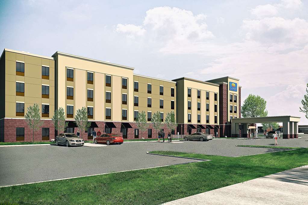 Comfort & At Crossplex Village Hotel