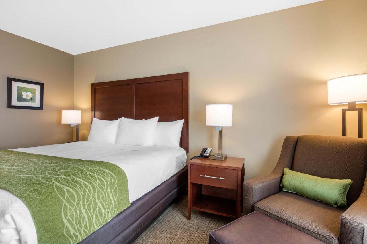Hotel Comfort & At Crossplex Village Birmingham